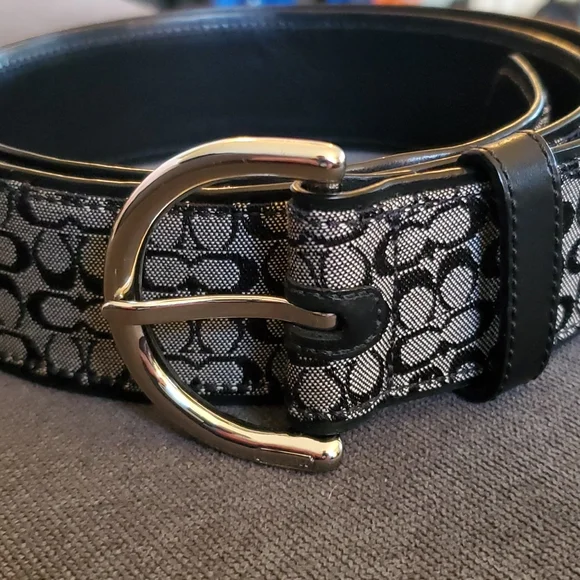 Vintage Coach Studded Belt with Signature Interlocking C Buckle COACH® | Sculpted Signature Buckle Reversible Belt, 13 Mm main image 2